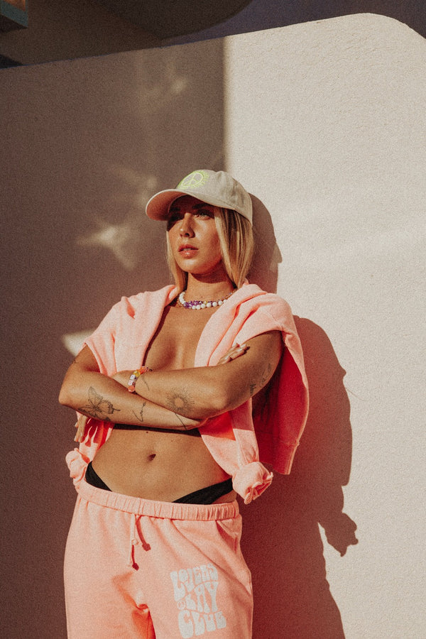 jogging neon coral